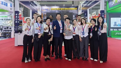 �������ڰ���չԲ���չ٣�